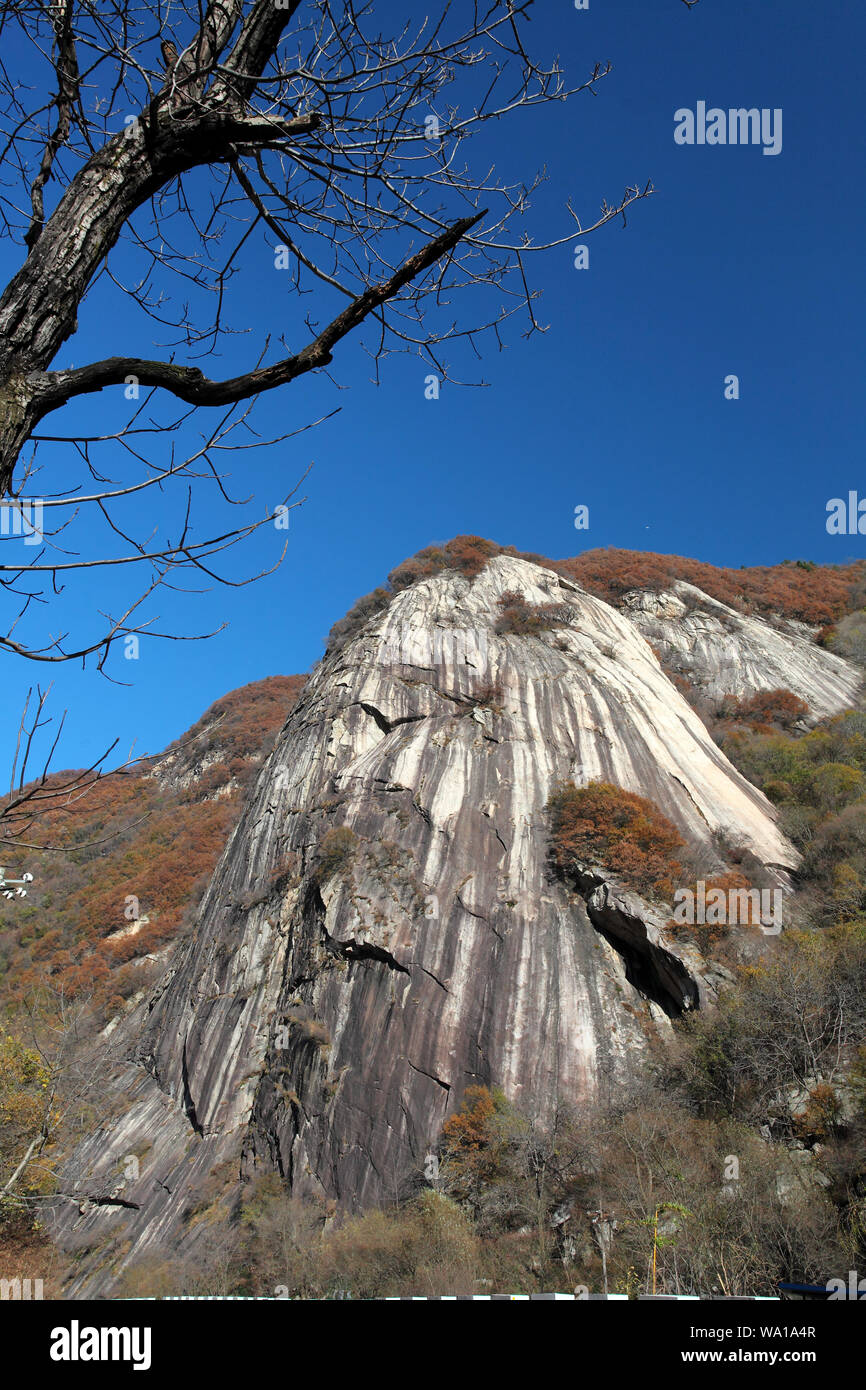 Shaanxi pietra qinling pecore passano Foto Stock