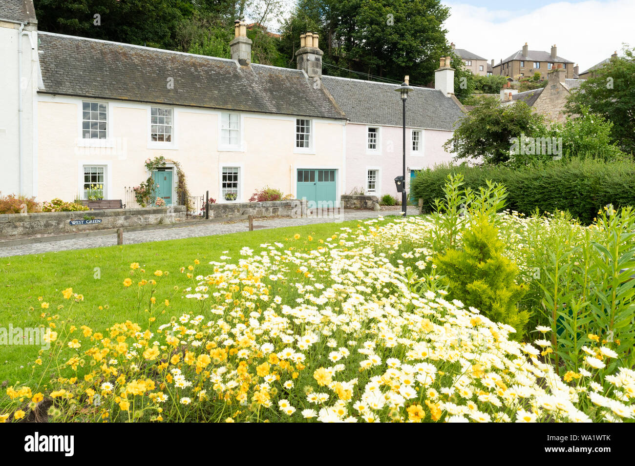 West cottages verde, Culross, Fife, Scozia, Regno Unito Foto Stock