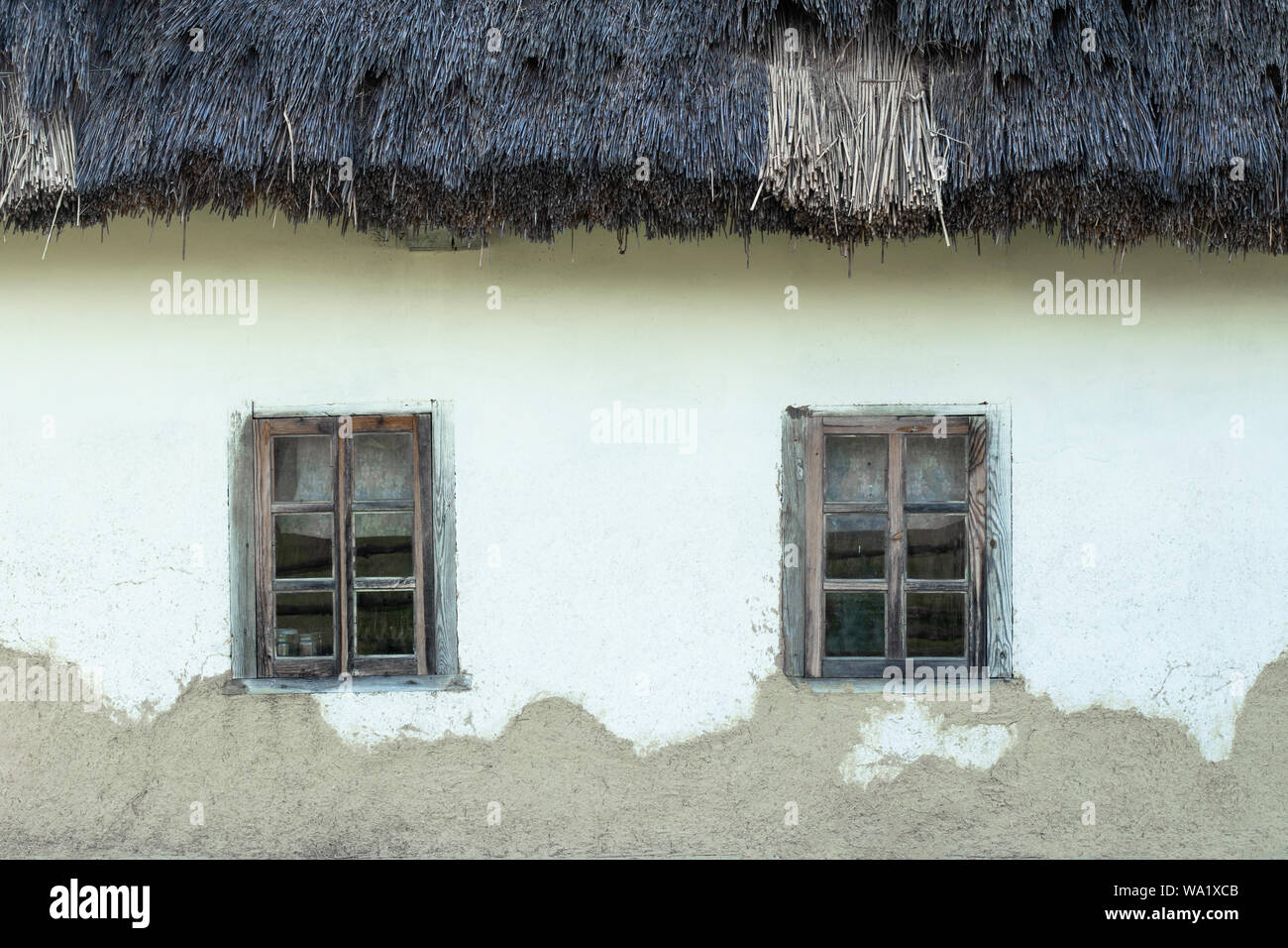 Ukrainian case tradizionali. Le case di contadini del XVI secolo. Texture finestra Foto Stock