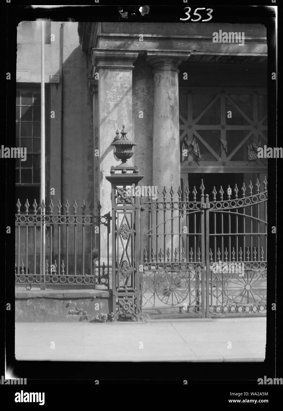 Banca della Louisiana ferro battuto recinzione, 344 di Royal Street, New Orleans Foto Stock