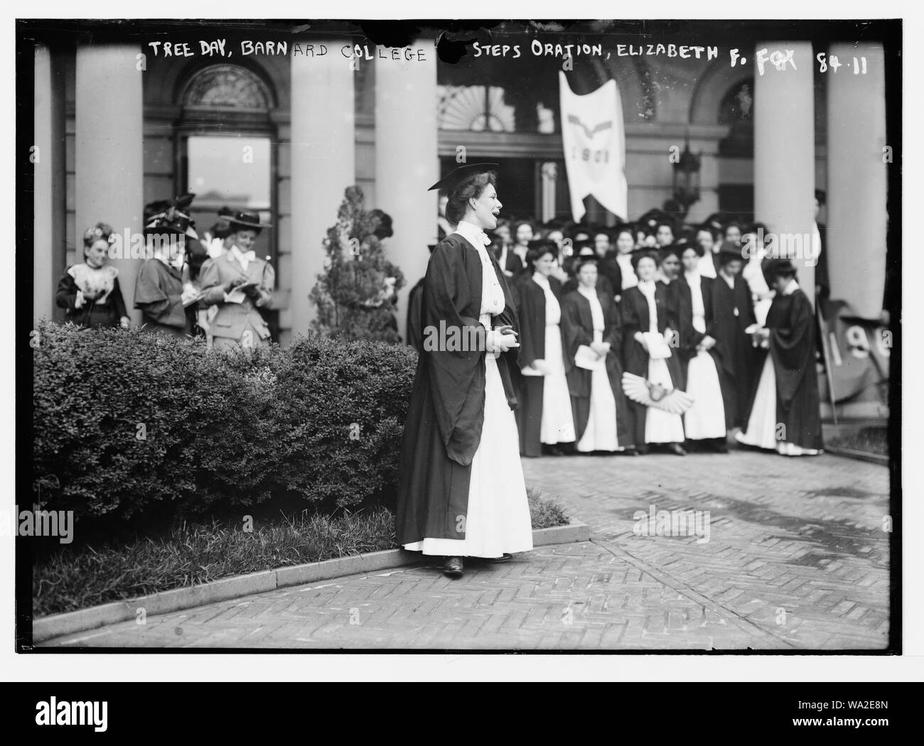 Barnard College Tree giorno, orazione sulla procedura da Elizabeth F. Fox, New York Foto Stock