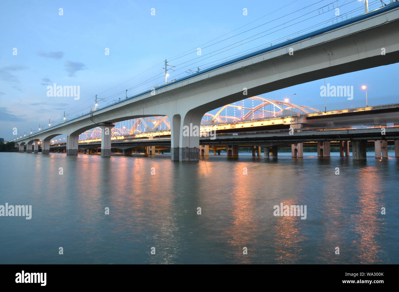 Xi "un guang yun bridge di notte Foto Stock