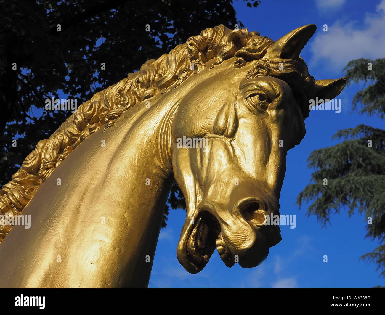 Milano, Italia: 15 agosto 2019: Leonardo progetto cavallo, il cavallo di Leonardo rivisitato da autor Roberto Fragata nel vecchio ippodromo di Milano. Foto Stock