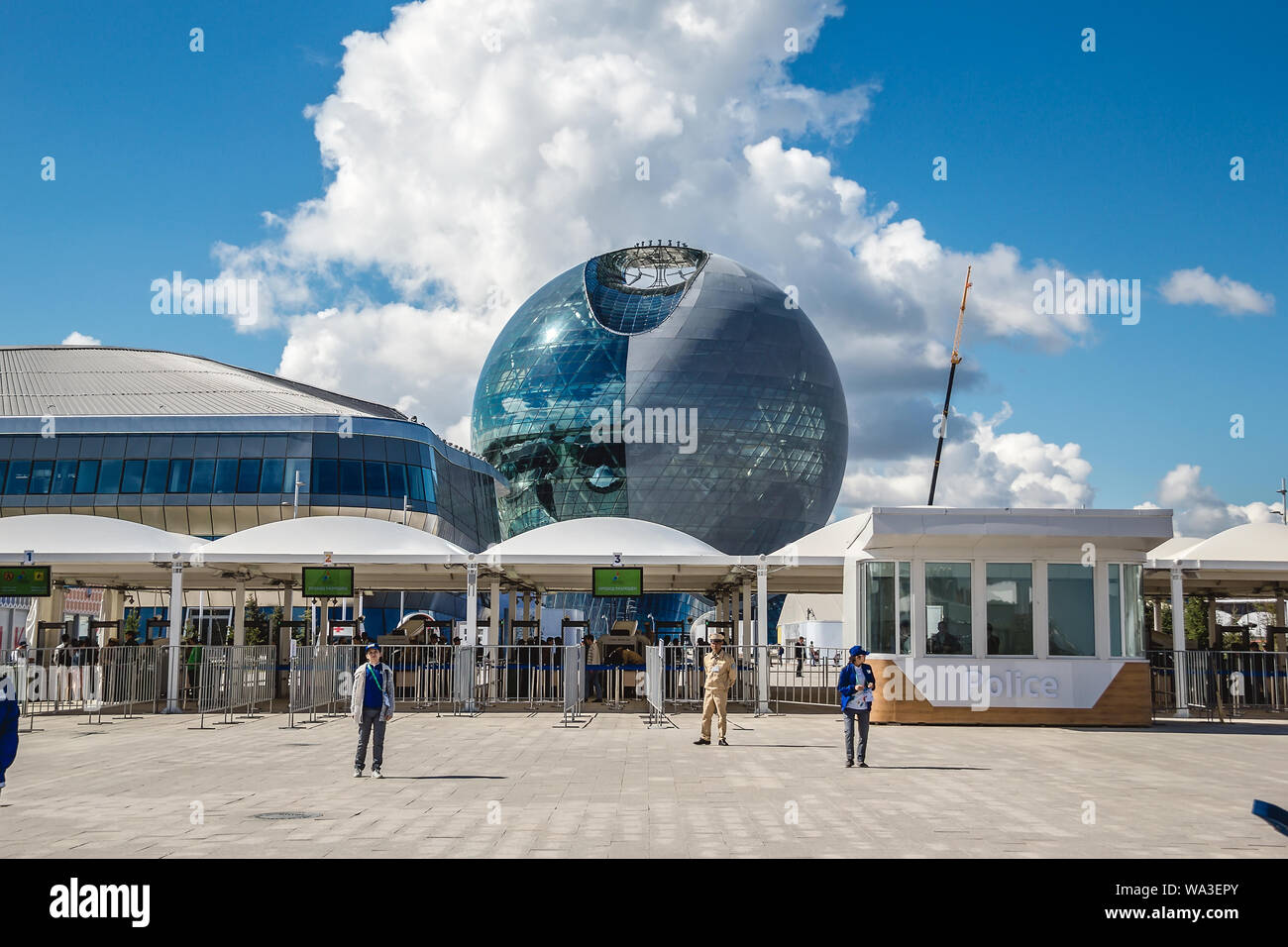 Vista dell'edificio dell'Esposizione Internazionale Specializzata "Astana EXPO-2017' Astana, Kazakhsta Foto Stock