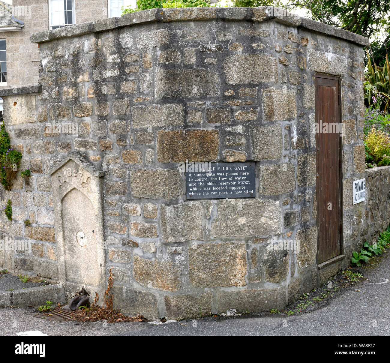 La vecchia Saracinesca - c1757 - Giunzione di Clarence Terrazza e Clarence Street, Penzance, Cornwall, England, Regno Unito Foto Stock