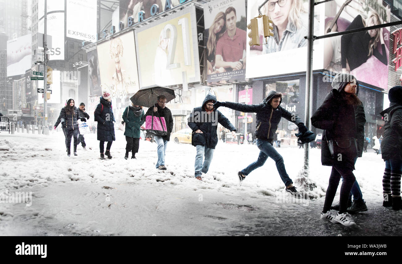Snow jumping a Manhattan Foto Stock