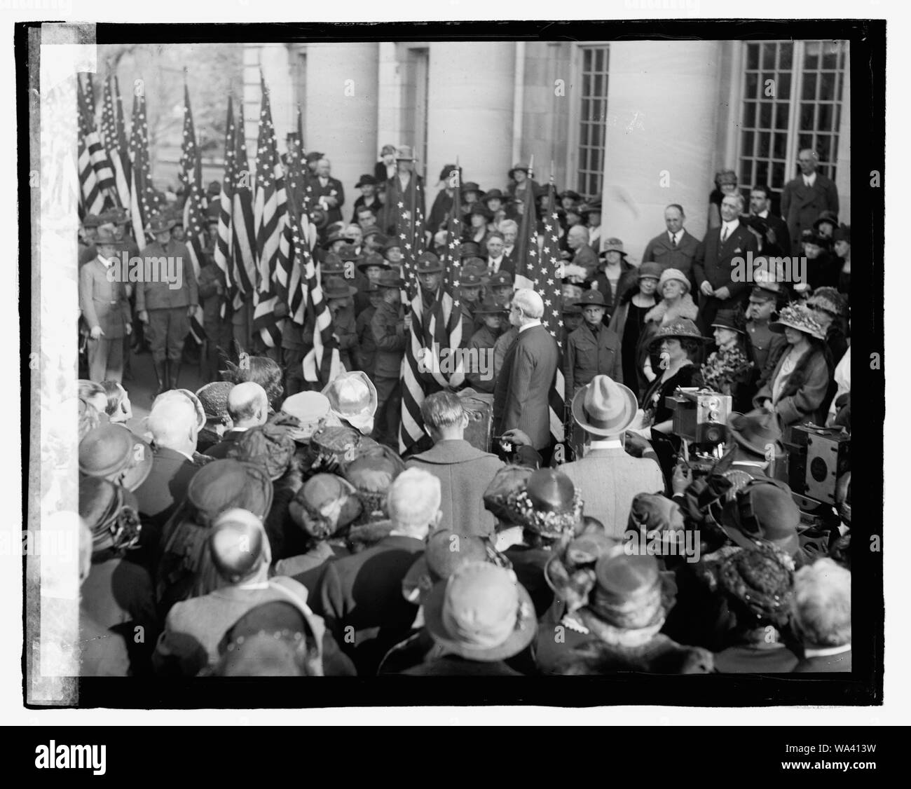 Boy Scout bandiera presentazione 4/7/[23] Foto Stock