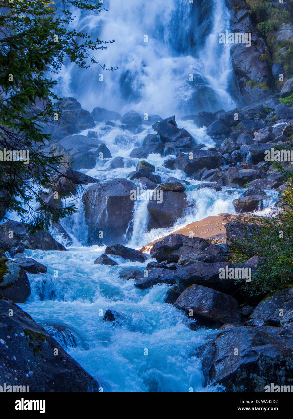 Nardis Laris cascate, Parco Naturale Adamello Brenta, Trentino Alto Adige,  Dolomiti, Italia Foto stock - Alamy