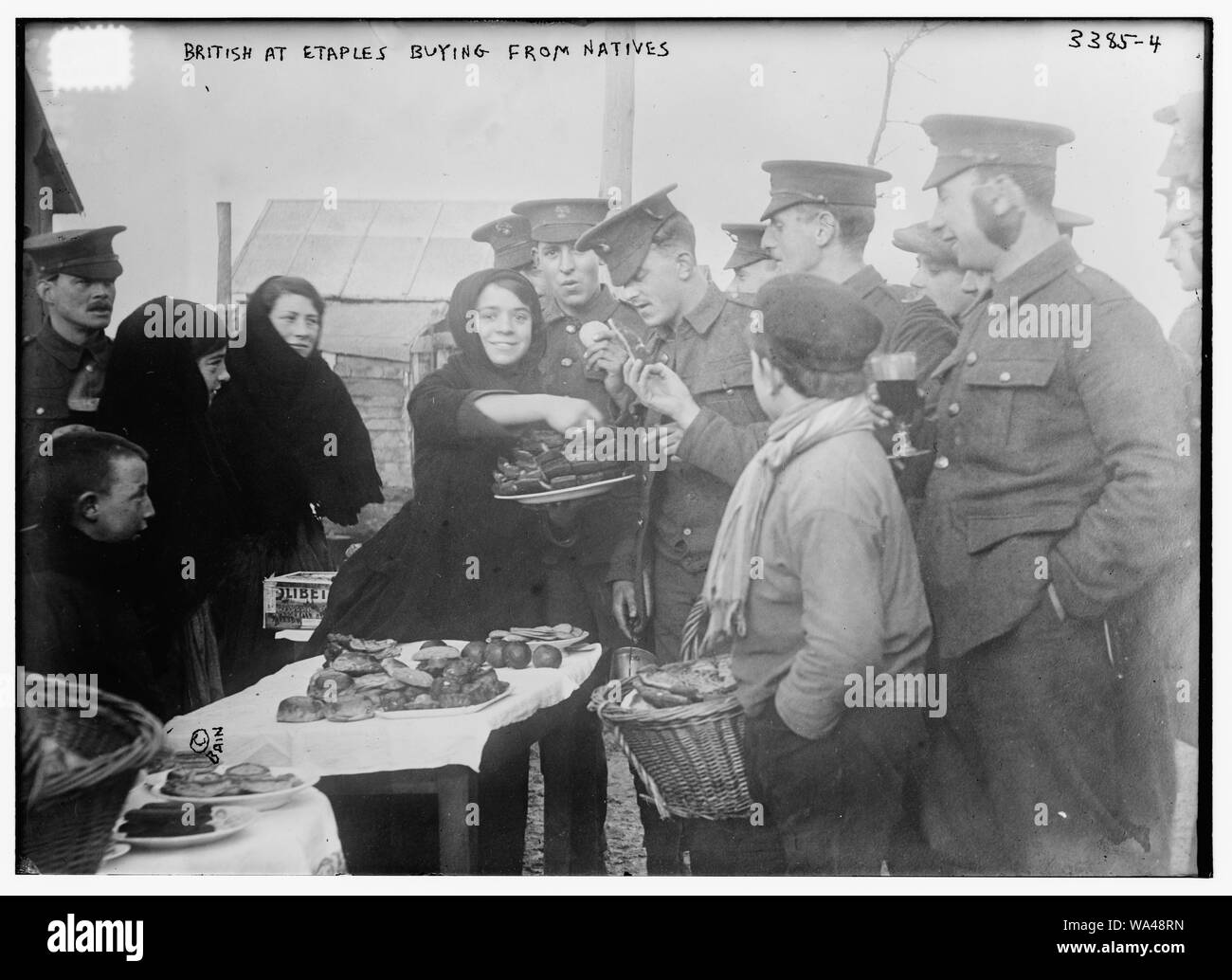 British di Étaples acquisto da indigeni Foto Stock