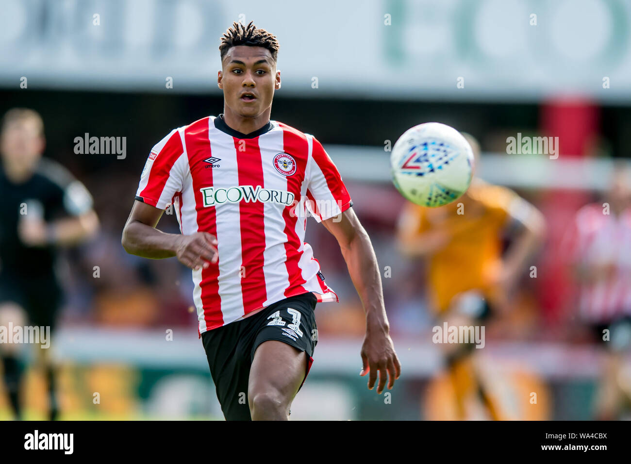 Londra, Regno Unito. 17 Ago, 2019. Ollie Watkins di Brentford durante il cielo EFL scommessa match del campionato tra Brentford e Hull City al Griffin Park, Londra, Inghilterra il 17 agosto 2019. Foto di Salvio Calabrese. Solo uso editoriale, è richiesta una licenza per uso commerciale. Nessun uso in scommesse, giochi o un singolo giocatore/club/league pubblicazioni. Credit: UK Sports Pics Ltd/Alamy Live News Foto Stock