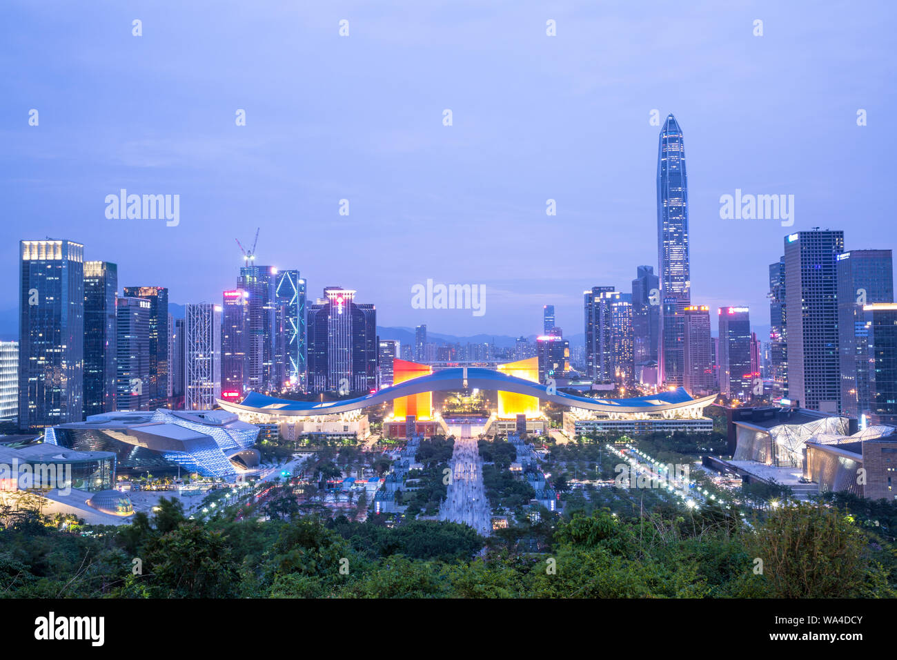 Shenzhen Futian distretto centrale di notte Foto Stock