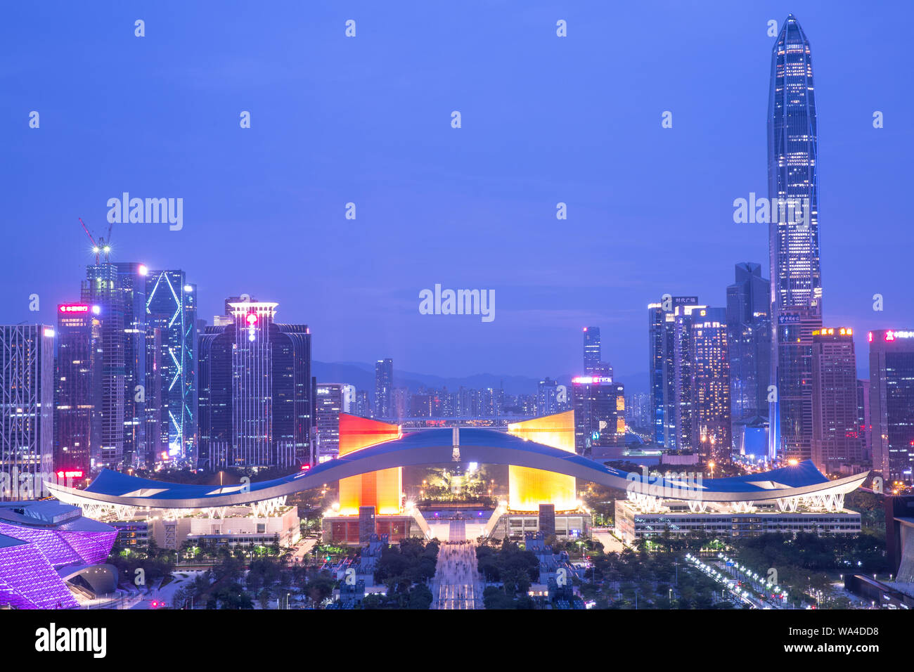 Shenzhen Futian distretto centrale di notte Foto Stock