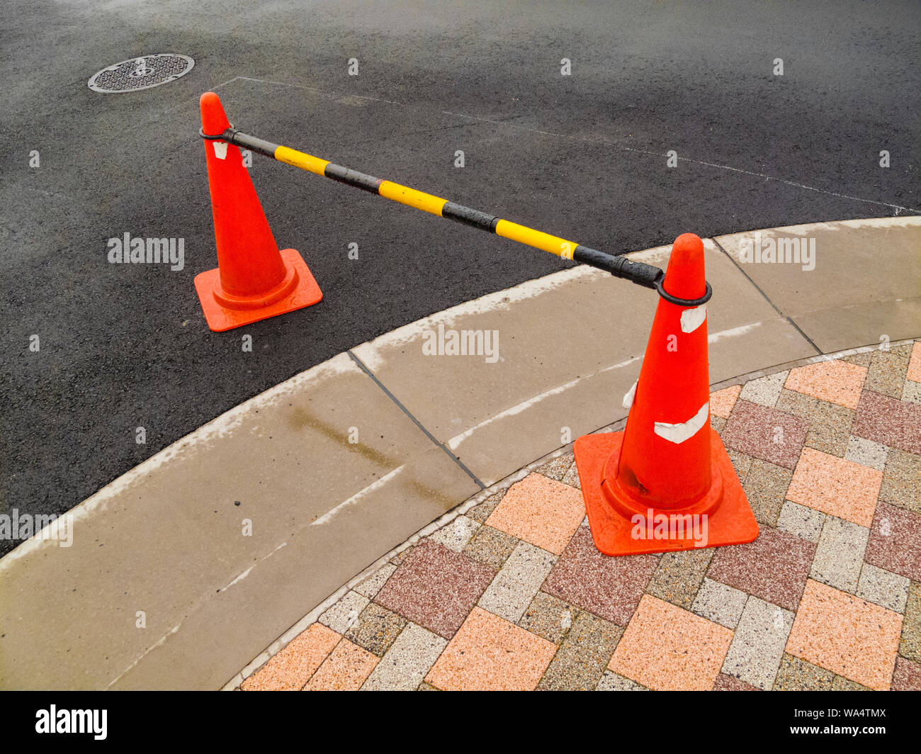 Streghe cappelli sul marciapiede Foto Stock