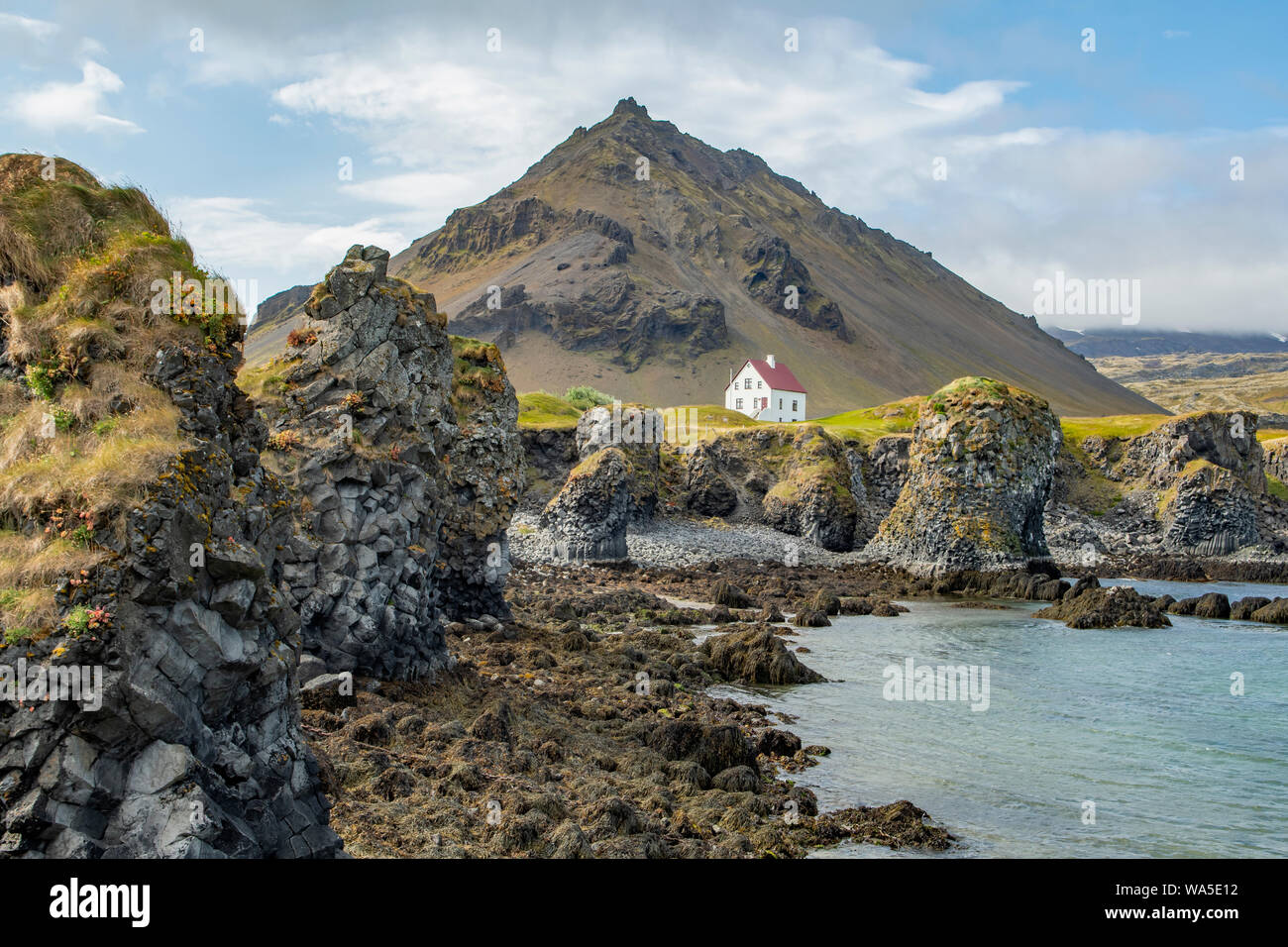 Ingresso roccioso a Arnarstapi, Islanda Foto Stock