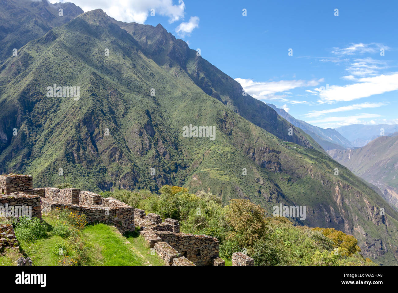 Senso - Inka complesso archeologico sito un sito Inca in Perù sud, simili per struttura e architettura a Machu Picchu, domina l'Apurimac R Foto Stock