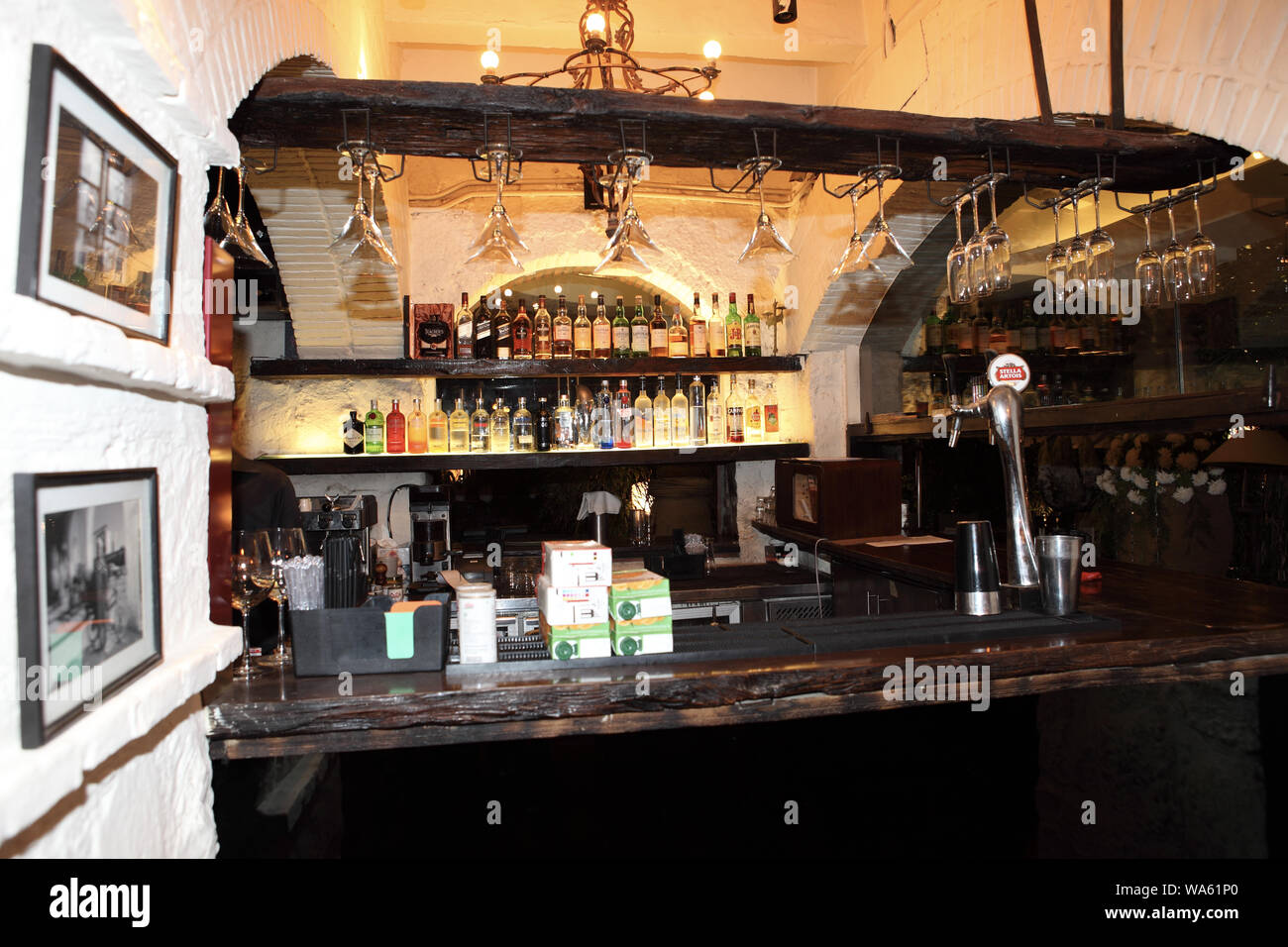 Banco bar presso un ristorante Foto Stock