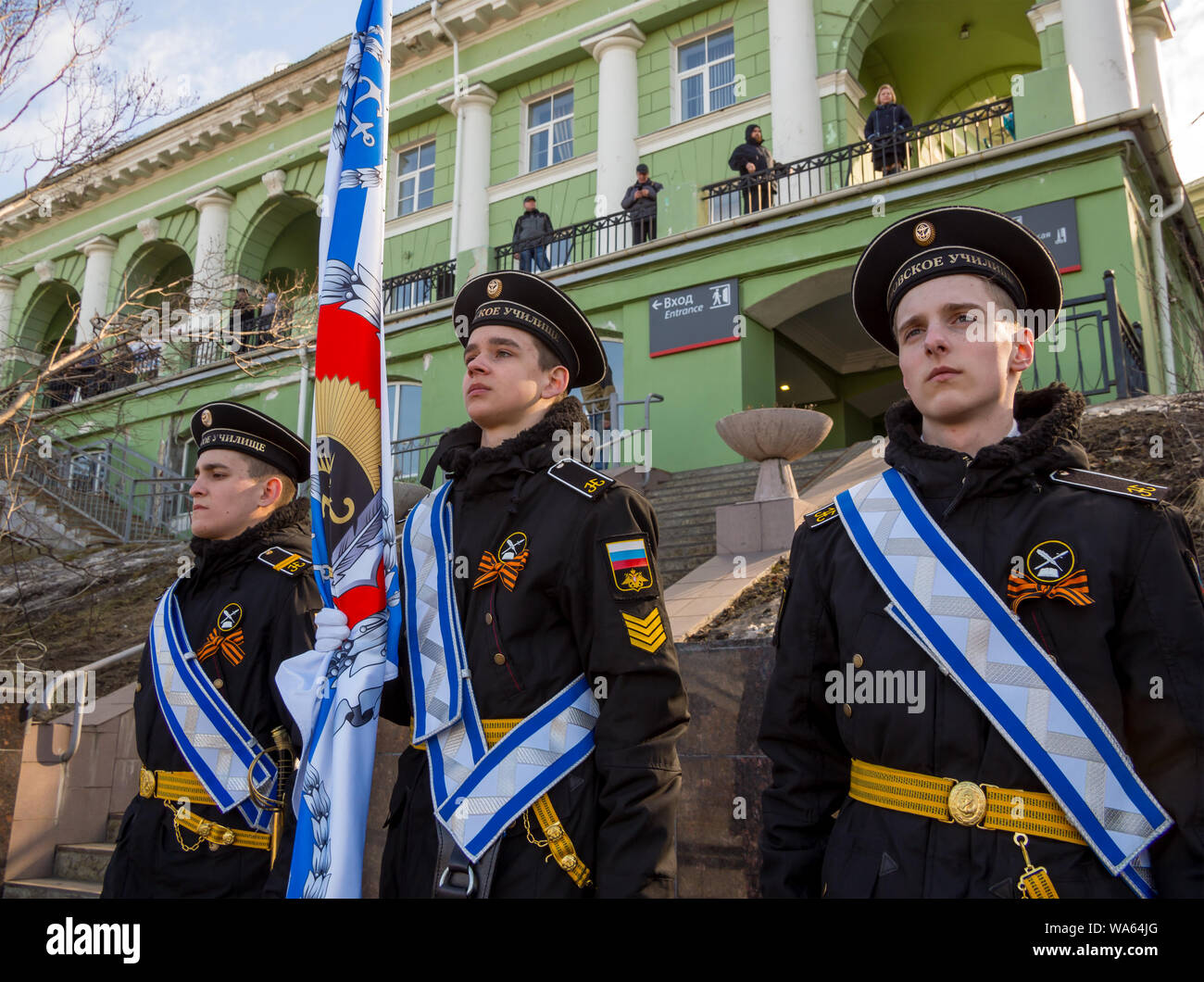 A Murmansk, Russia - 22 Aprile 2019: il famoso gruppo di cadetti della Nakhimov Scuola Navale Foto Stock