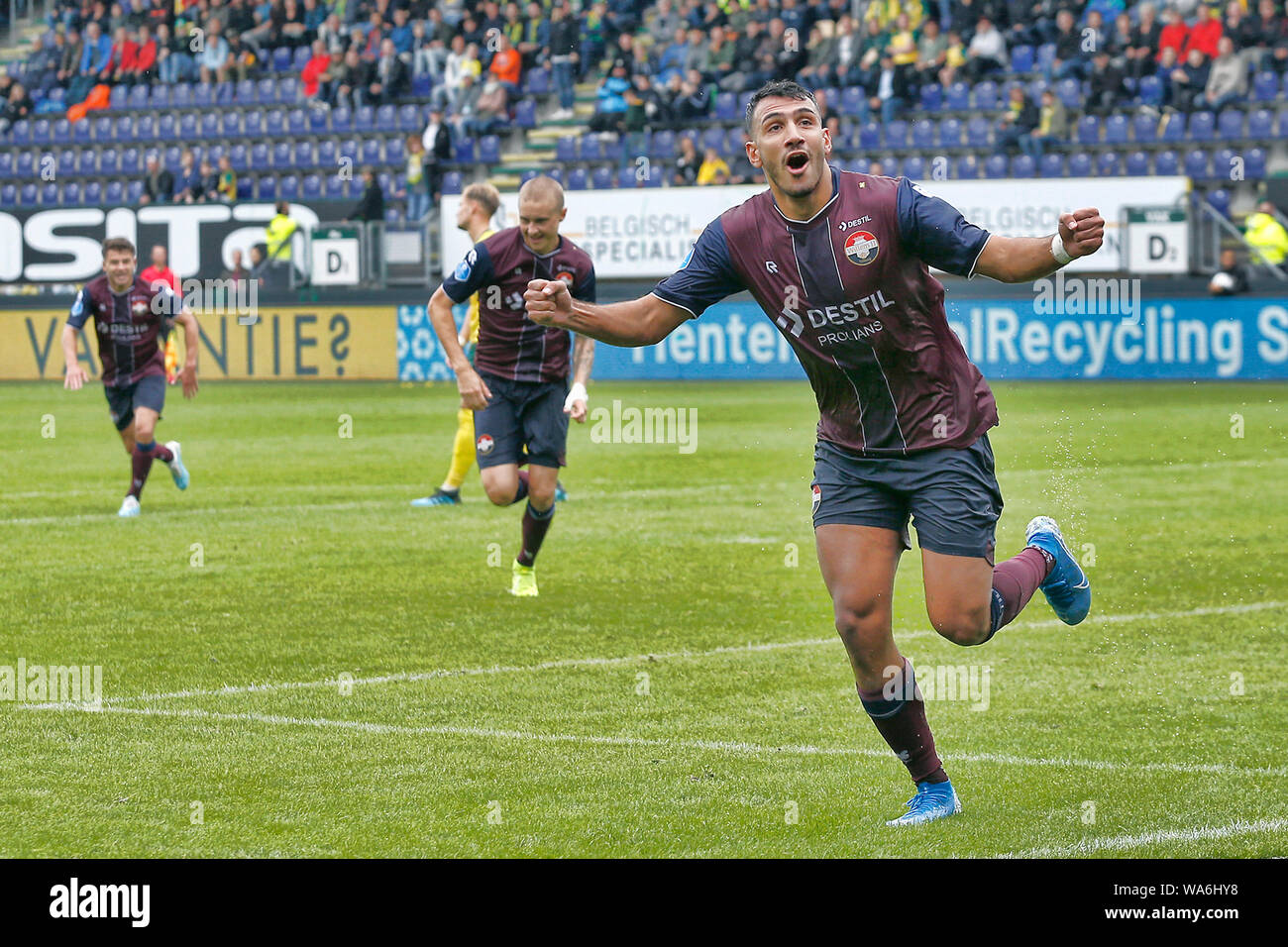 Tilburg, Paesi Bassi. Il 18 agosto 2019. French Ligue 2 calcio , Fortuna Stadium . Lettore WillemII Vangelis Pavlidis celebra il suo secondo obiettivo portando WillemII 1-3 durante la partita Fortuna Sittard - Willem II Credito: Pro scatti/Alamy Live News Credito: Pro scatti/Alamy Live News Foto Stock