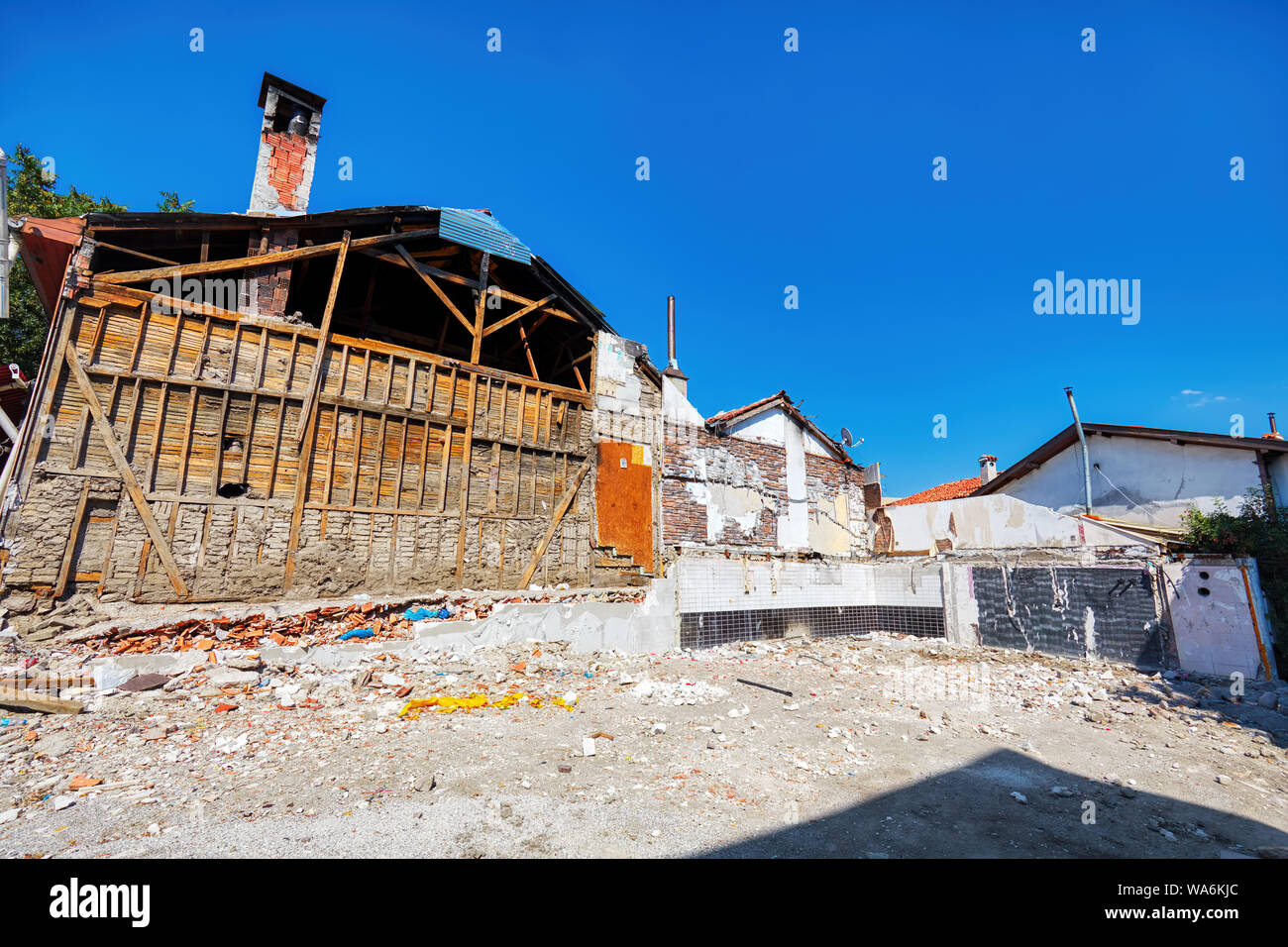 Vista esterna del vecchio demoliti gli edifici industriali Foto Stock