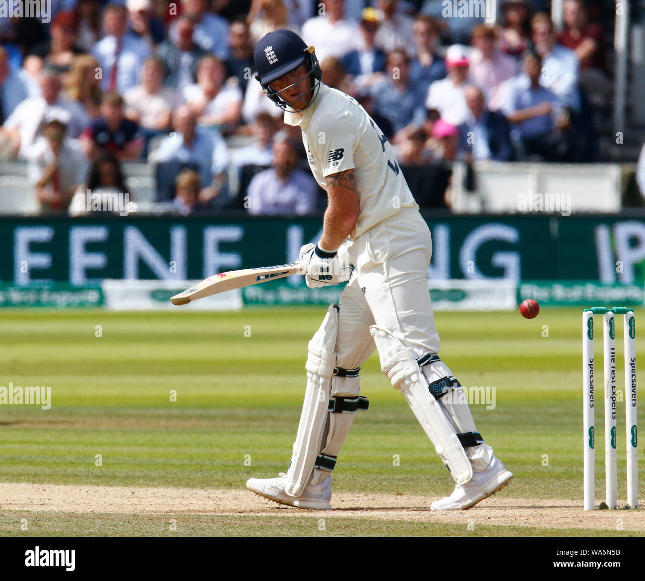 Londra, Regno Unito. Il 18 agosto 2019. Ben Stokes di Inghilterra durante la riproduzione sul 5 ° giorno della seconda ceneri Cricket Test match tra Inghilterra e Australia a Lord's Cricket Ground a Londra in Inghilterra il 18 agosto 2019 Credit: Azione Foto Sport/Alamy Live News Foto Stock