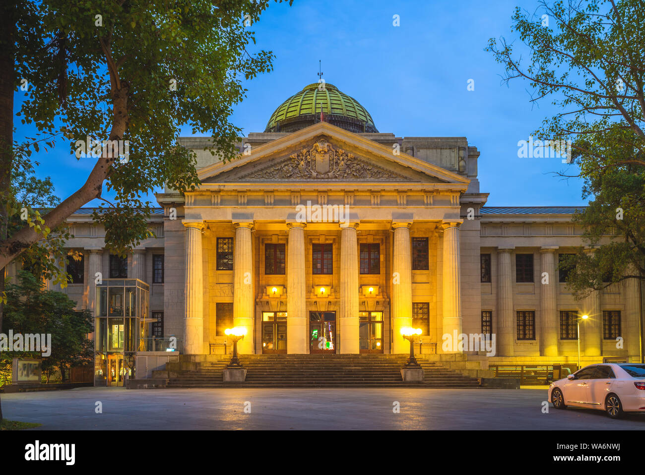 La National Taiwan Museum di Taipei di Notte Foto Stock