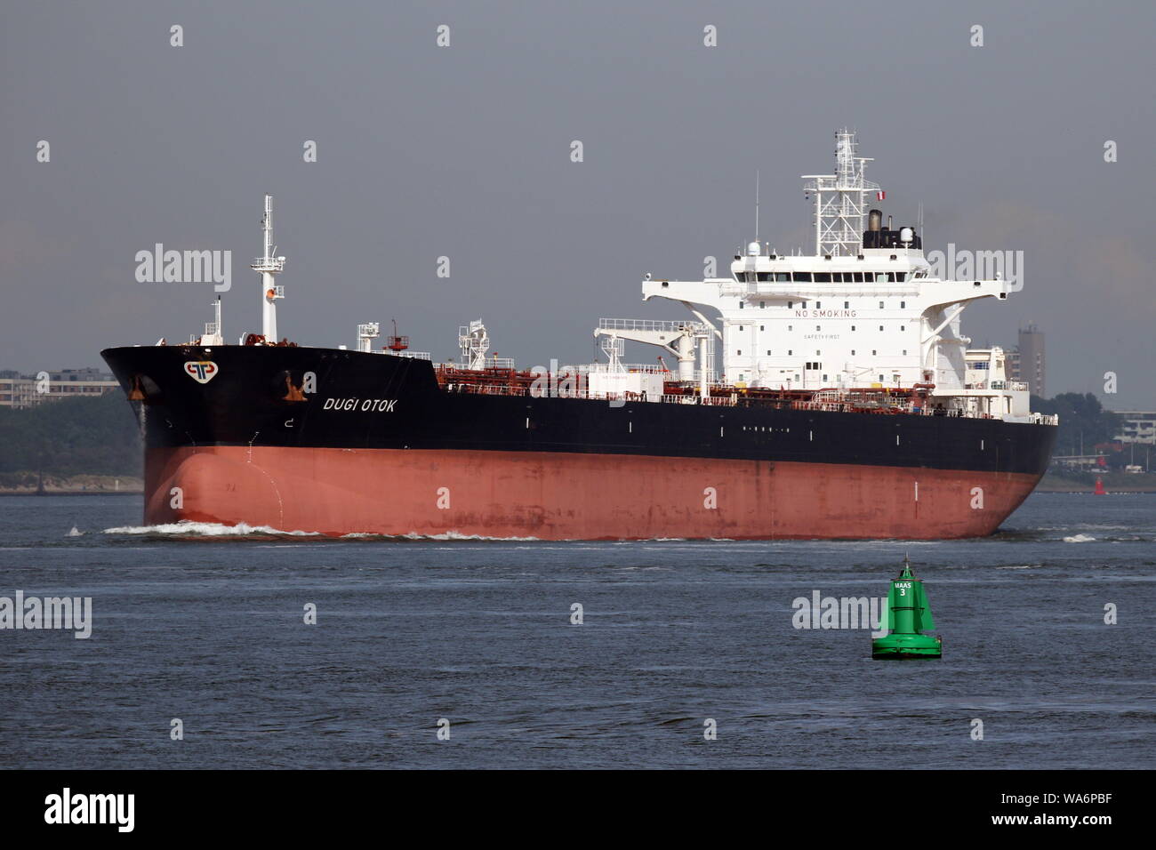 La nave cisterna di Dugi Otok lascia il porto di Rotterdam il 22 maggio 2019. Foto Stock