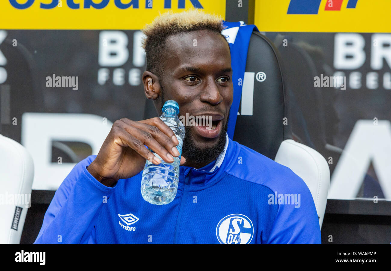 Sport, calcio, Bundesliga, 2019/2020, Borussia Moenchengladbach vs FC Schalke 04 0-0, Stadio Borussia Park, Lettori da banco, Salif sane (S04), DFL REGOLAMENTI VIETANO QUALSIASI USO DI FOTOGRAFIE come sequenze di immagini e/o quasi-VIDEO Foto Stock