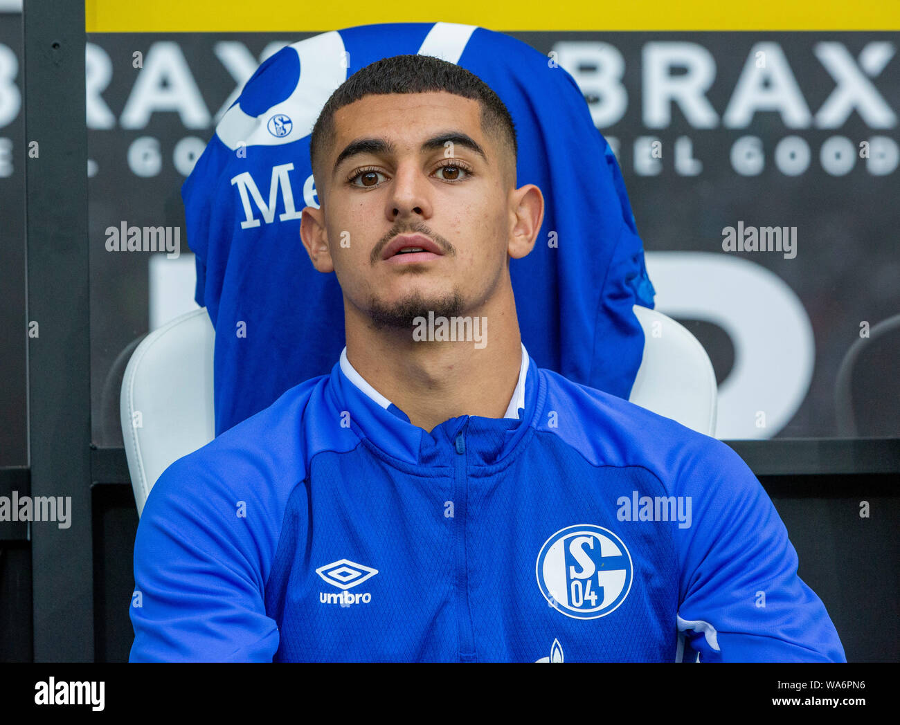 Sport, calcio, Bundesliga, 2019/2020, Borussia Moenchengladbach vs FC Schalke 04 0-0, Stadio Borussia Park, Lettori da banco, Muenir Levent Mercan (S04), DFL REGOLAMENTI VIETANO QUALSIASI USO DI FOTOGRAFIE come sequenze di immagini e/o quasi-VIDEO Foto Stock