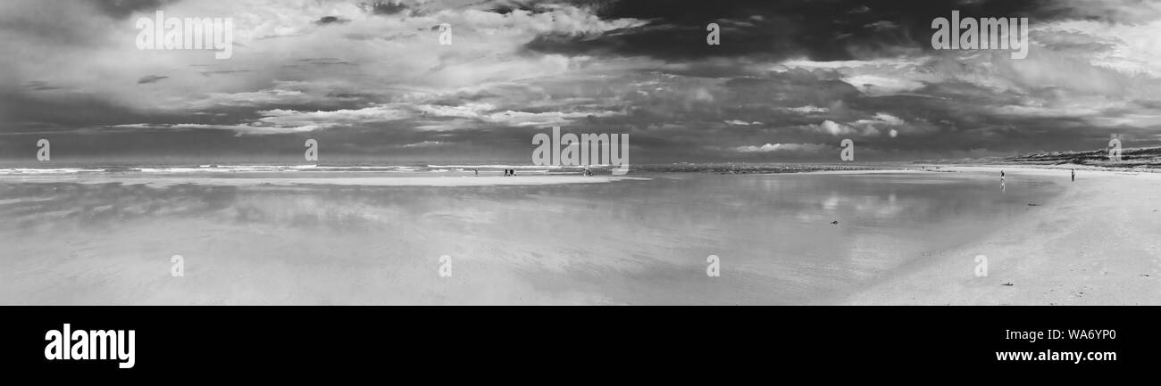 Beadnell Bay. Una spiaggia costiere sulla costa di Northumberland, England, Regno Unito Foto Stock