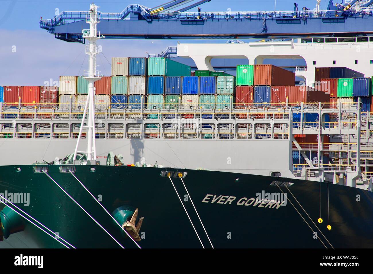 Felixstowe, Suffolk, Regno Unito - 18 August 2019: il sempreverde mai governare contenitore nave ormeggiata nel porto di Felixstowe. Foto Stock