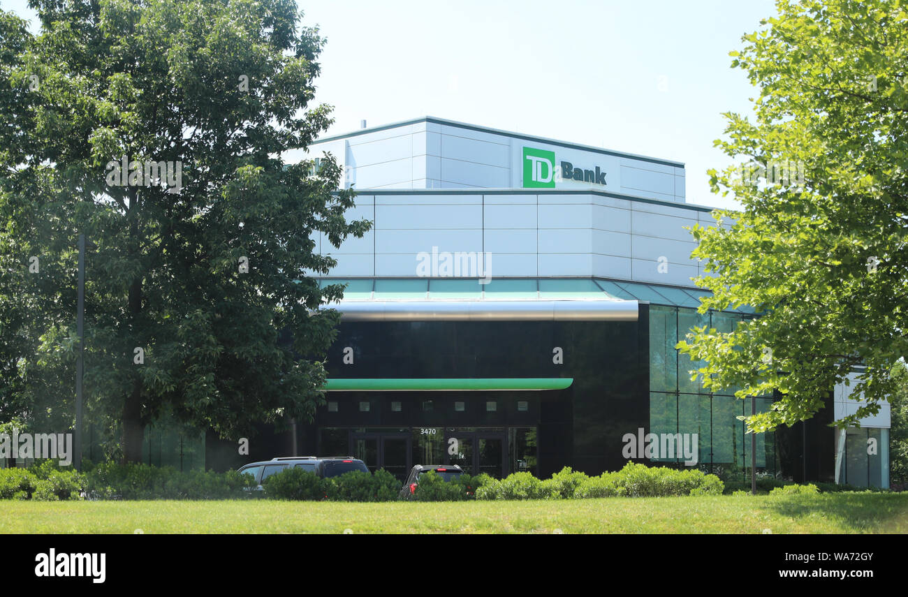 Princeton New Jersey, Stati Uniti d'America, 23 Giugno 2019: UN TD Bank segno su una delle filiali della banca, in New Jersey. Foto Stock