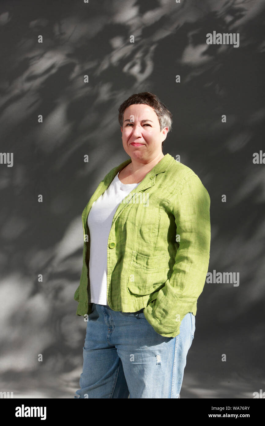 Edinburgh, Regno Unito. 18 Agosto. 2019. Scrittore argentino, Gabriela Cabezón Cámara assiste una foto chiamata a Edinburgh International Book Festival. Pak@ Mera/Alamy Live News Foto Stock
