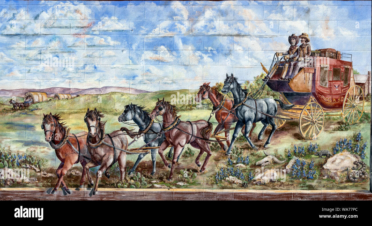 Un murale di downtown, artista Crystal Goodman, in San Angelo, la sede di Tom Green County, Texas. Esso raffigura un precoce stagecoach del tipo che ha portato i pionieri per la città nel 1840s Foto Stock