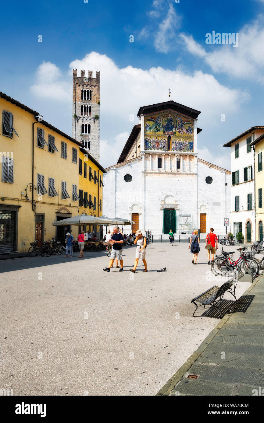 Uno dei presunti 100 chiese a Lucca Foto Stock