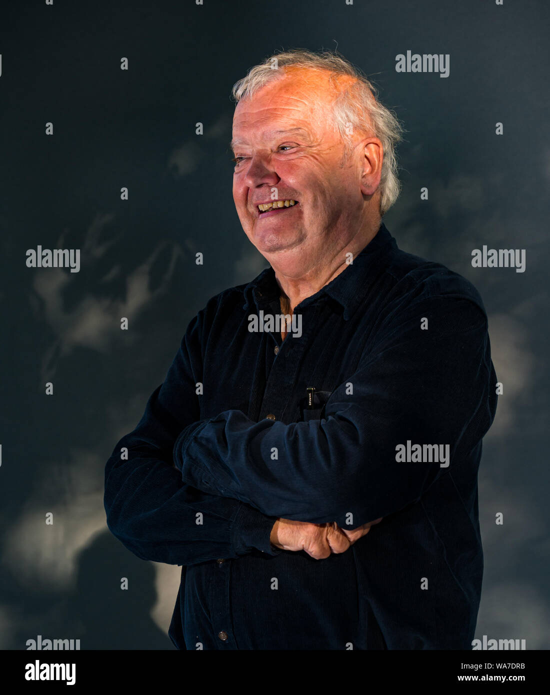 Edimburgo, Scozia, Regno Unito, 18 agosto 2019. Edinburgh International Book Festival. Nella foto: Professor Sir Thomas Martin Devine OBE FRSE FBA, storico e autore, parla del suo libro La Scottish giochi imposta la registrazione diretta circa la storia dei giochi Foto Stock