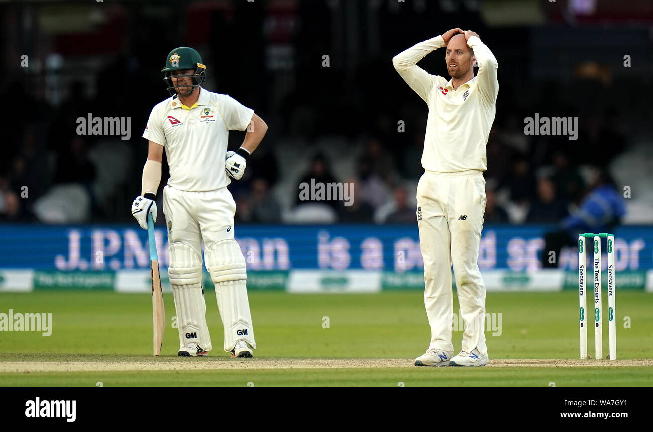 L'Inghilterra del martinetto Leach reagisce durante il giorno cinque delle ceneri Test match al Signore, Londra. Foto Stock