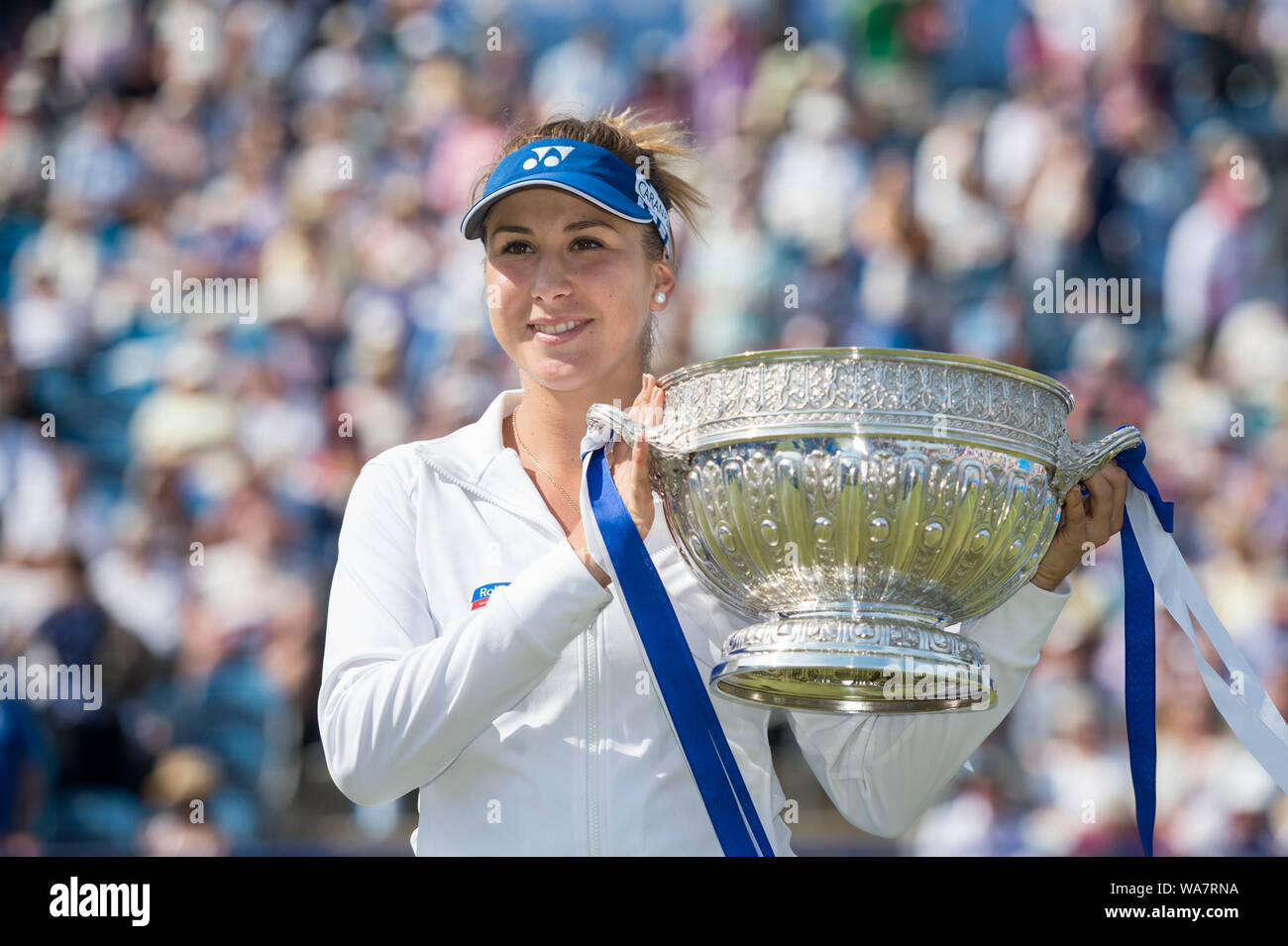 Aegon International 2015, Eastbourne Inghilterra - Womens Singles finale. Belinda Bencic della Svizzera vincitore del singolare femminile finale con Aegon trophy. Foto Stock