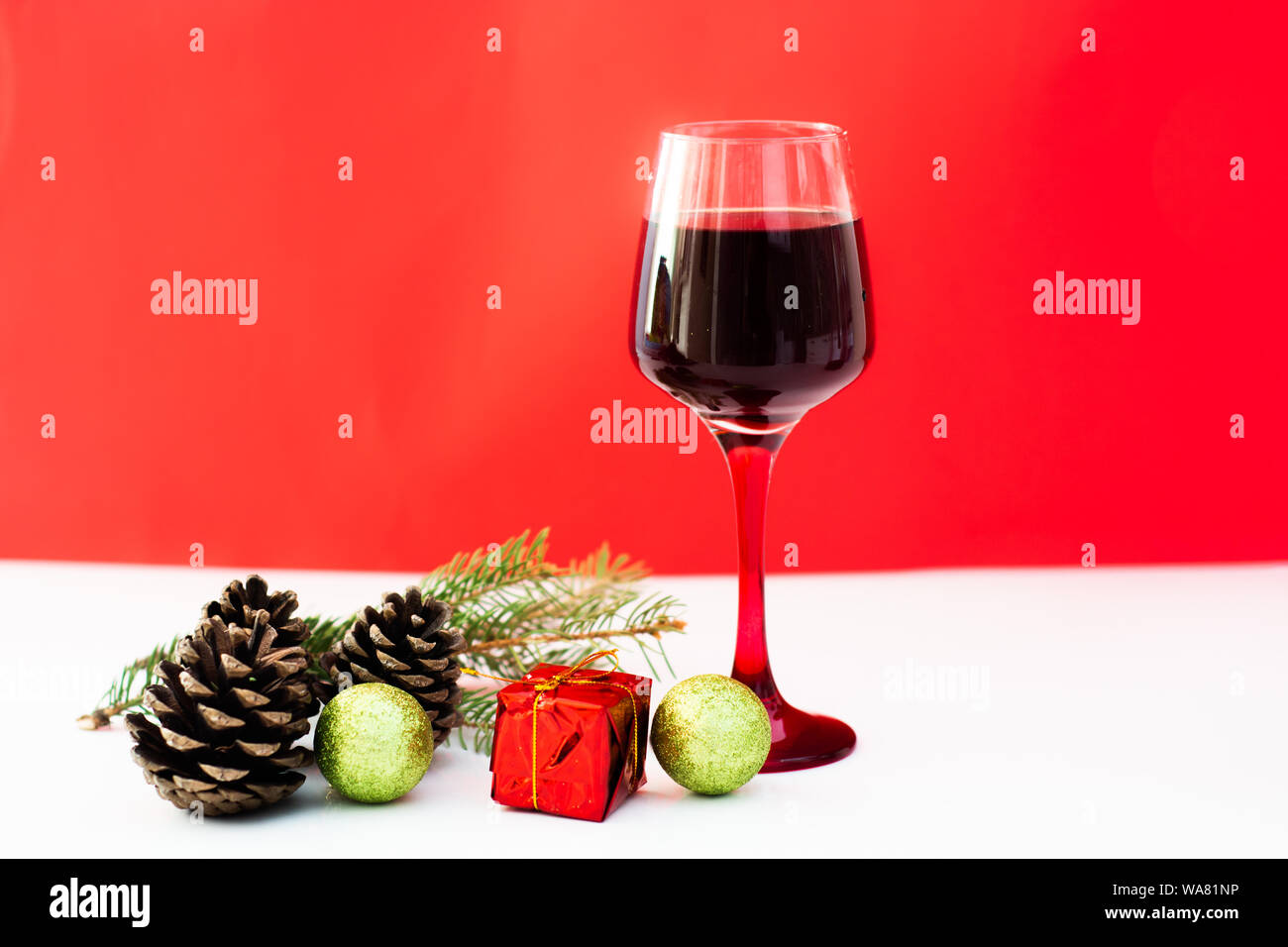 Varie selezioni di vini, bicchieri per vacanze di Natale party Foto Stock