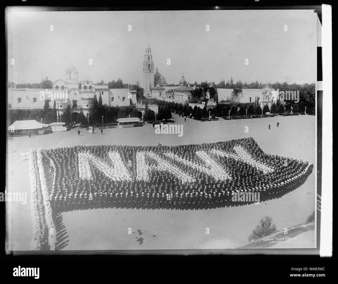 Ufficio di presidenza di navigazione, Naval Training Station, bandiera umana [Balboa Park, San Diego, California] Foto Stock