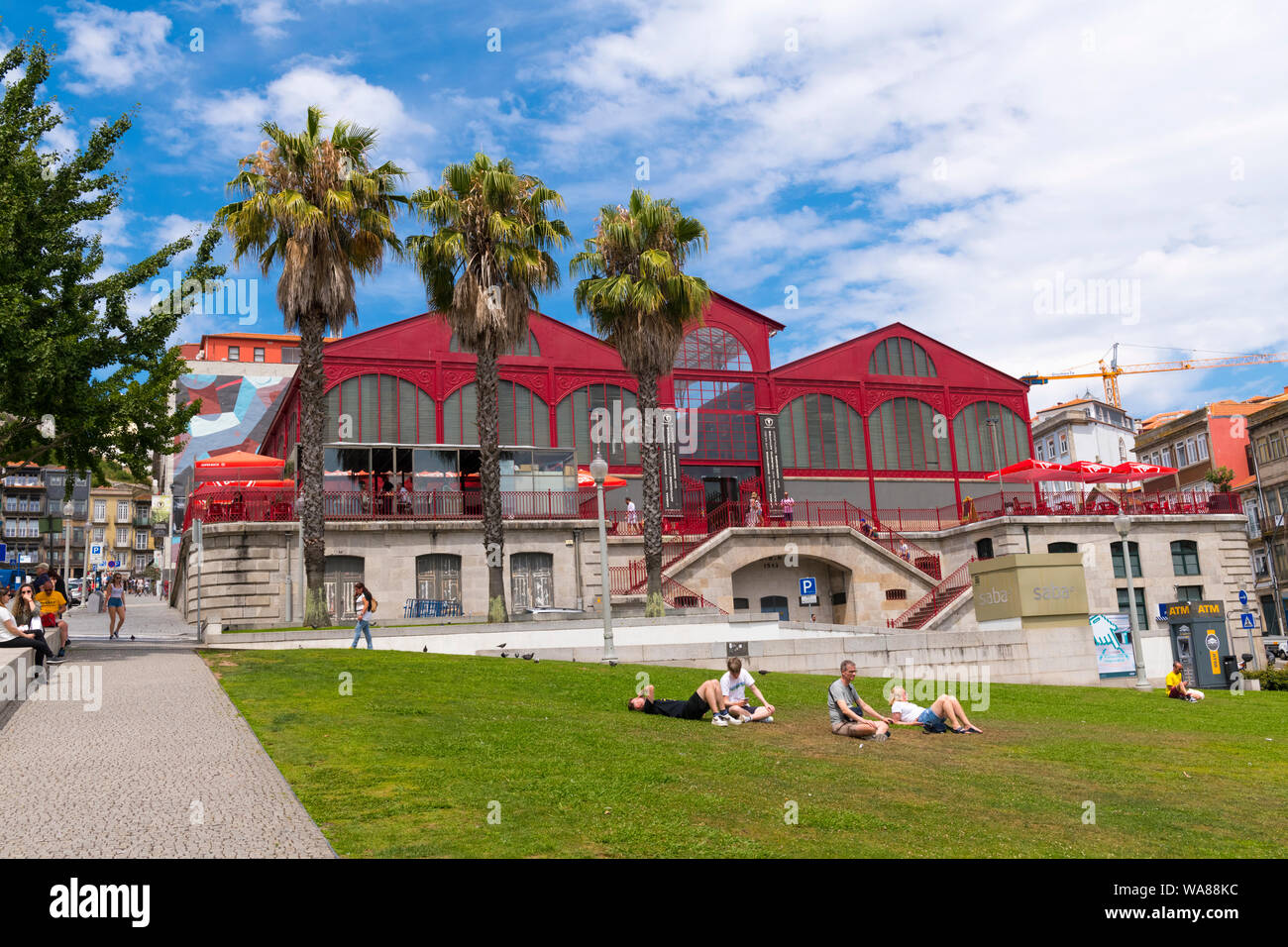 Portogallo Porto Porto Mercado Ferreira Borges mercato costruito 1885 da Alliance Company vecchio Massarelos Foundry fu Municipio magazzino attrezzature militari Foto Stock