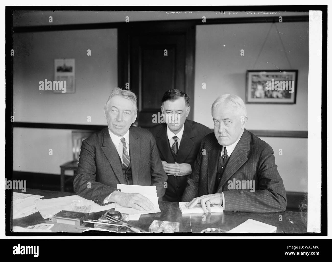 C.L. Rasoio, Sen. Pittman & Jno. W. Davis a Dem. hdqtrs, [9/27/24] Foto Stock