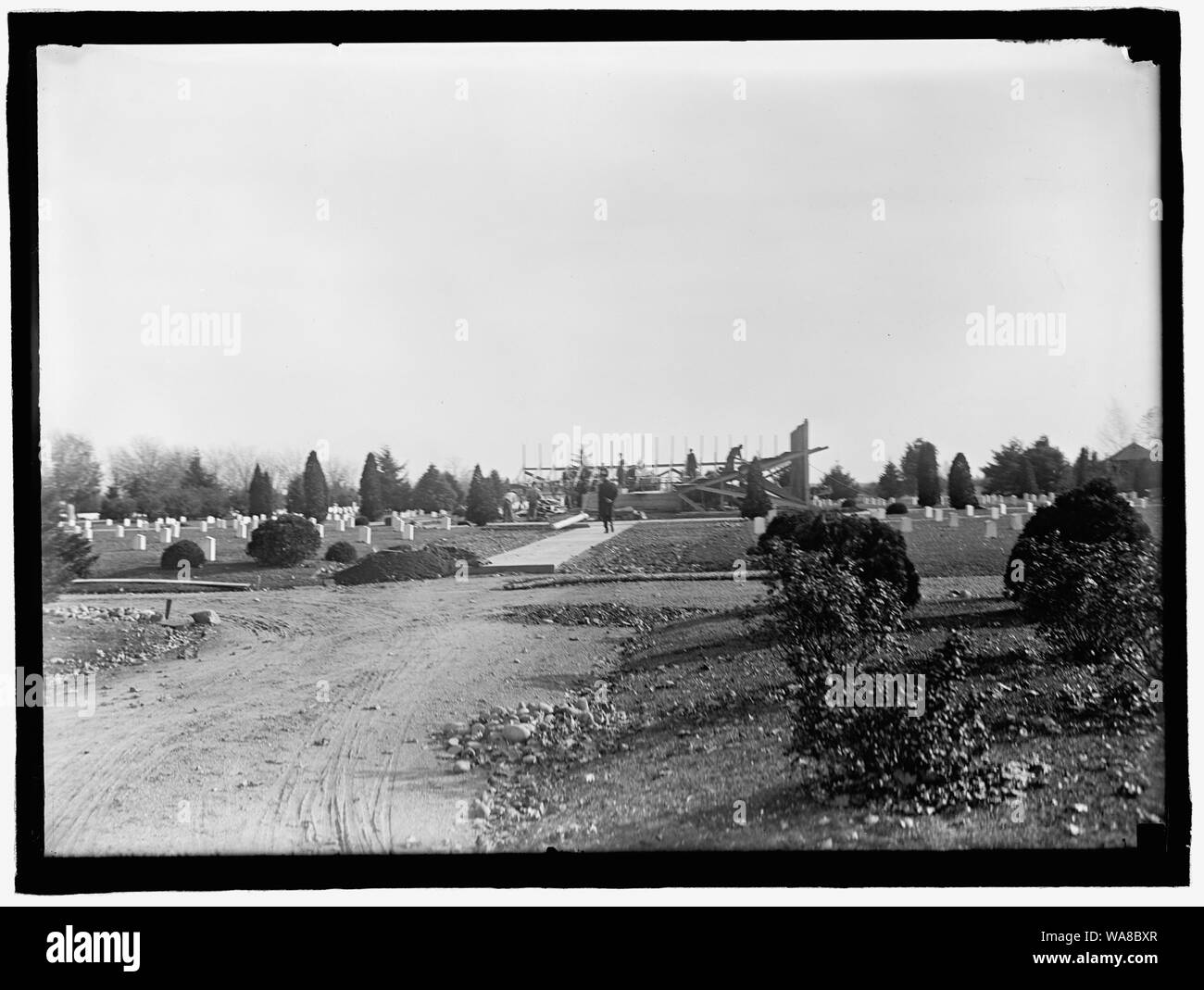 Monumento confederato, il Cimitero Nazionale di Arlington. "Suolo confederato,' con fondazioni del monumento Foto Stock