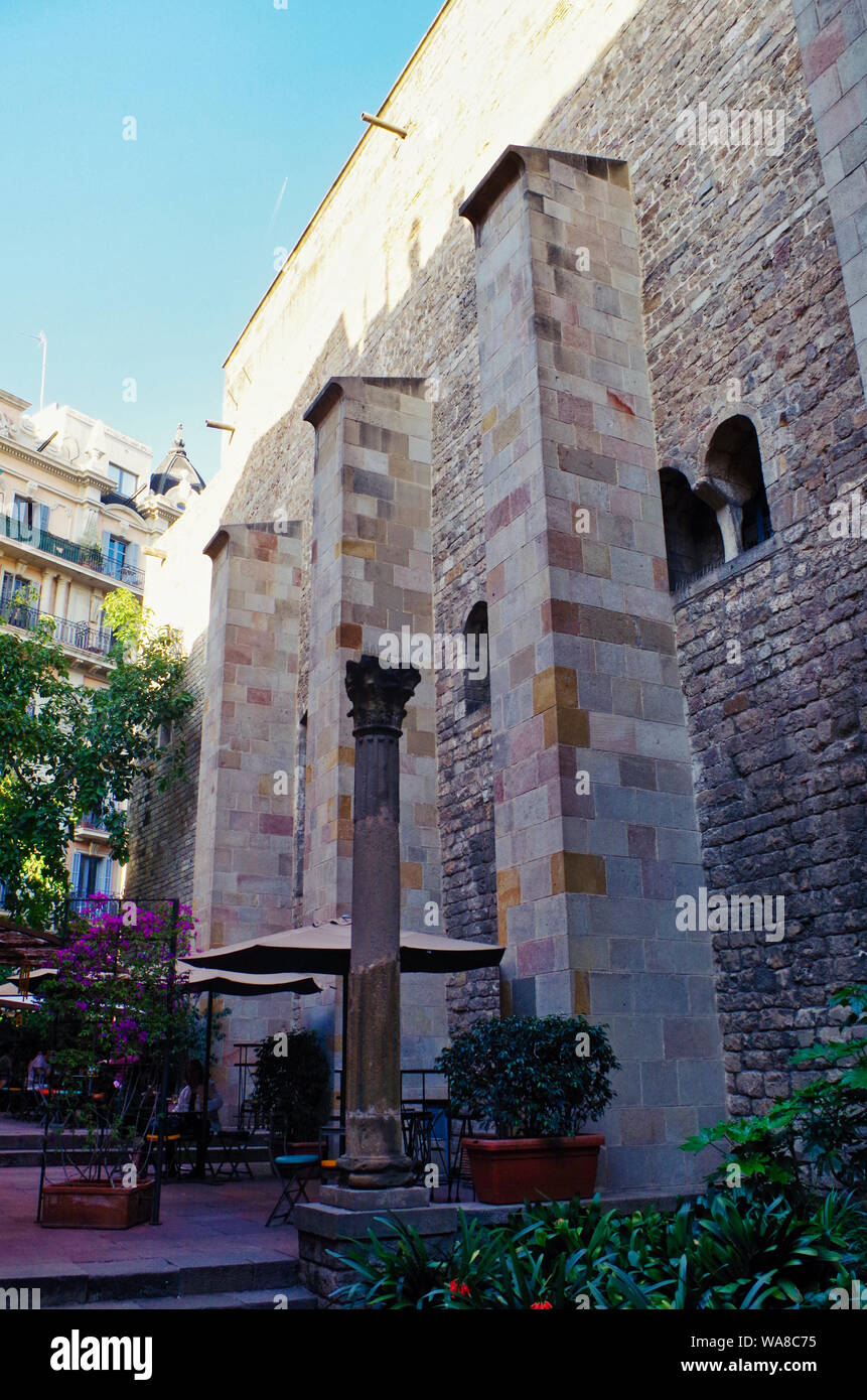 Giardino interno del 'Museu Frederic Marès' sculptoric museum, fondata dallo scultore Frederic Marès (1893-1991), donati alla città di Barcellona nel 1946 Foto Stock