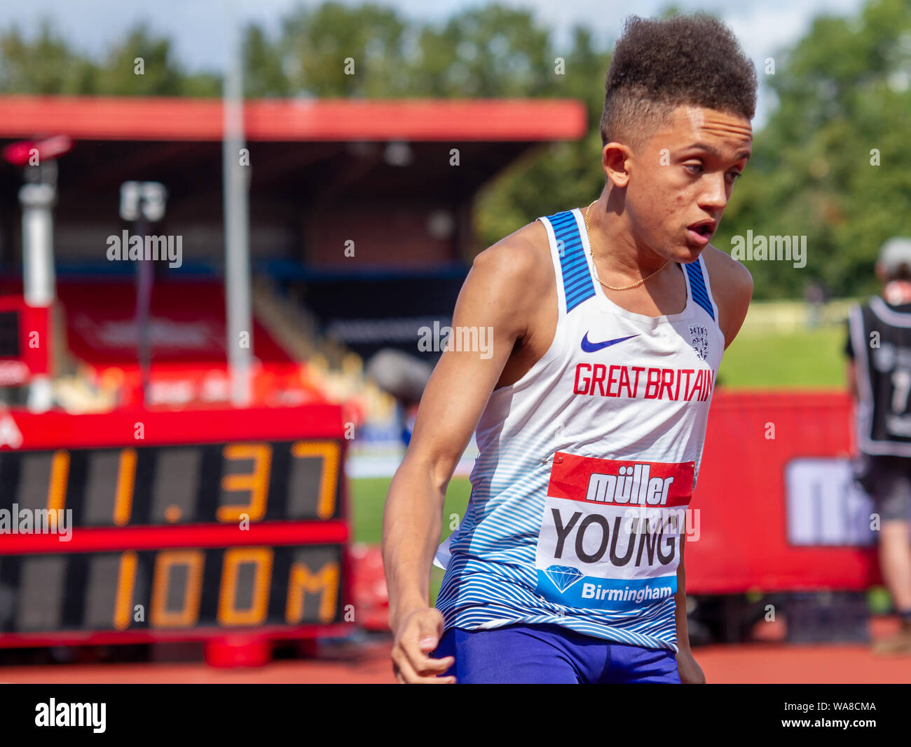 Tommaso giovane della Gran Bretagna dopo la vittoria degli uomini di T35 / 38 100 metri, con il suo tempo di 11.37 visualizzato in background durante il Birmingham 2019 Müller Grand Prix della Alexander Stadium, Birmingham. Foto Stock