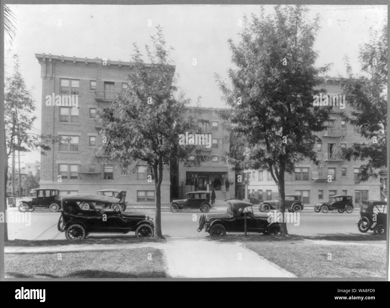 In California. Los Angeles i primi modelli di automobili in strada Foto Stock