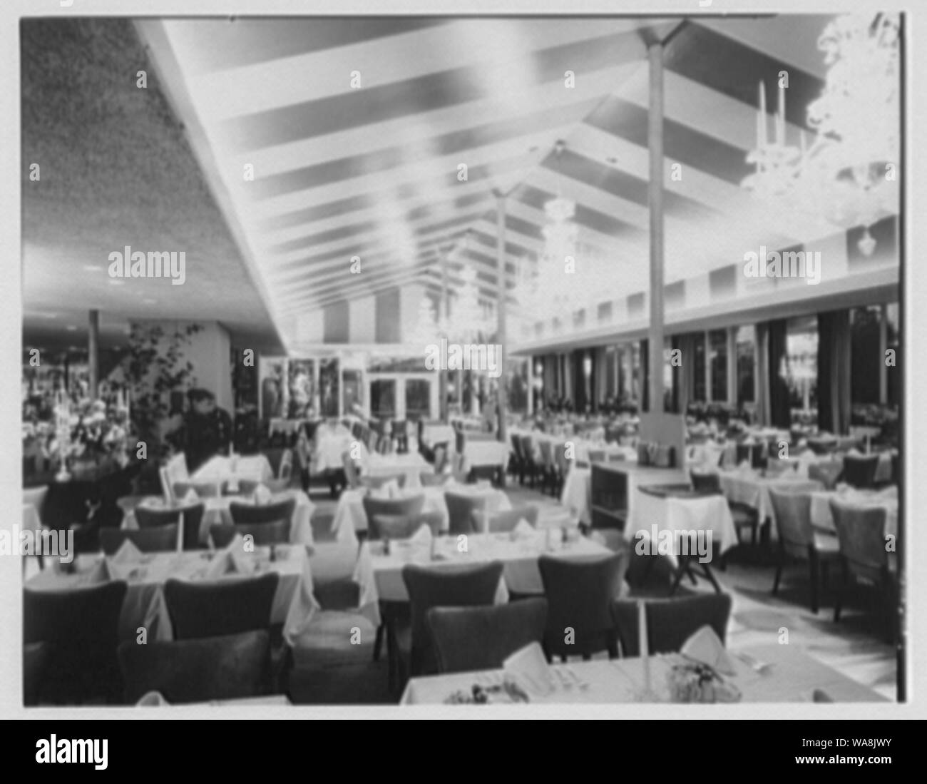 Ristorante a lume di candela, Central Ave., Yonkers, New York. Foto Stock