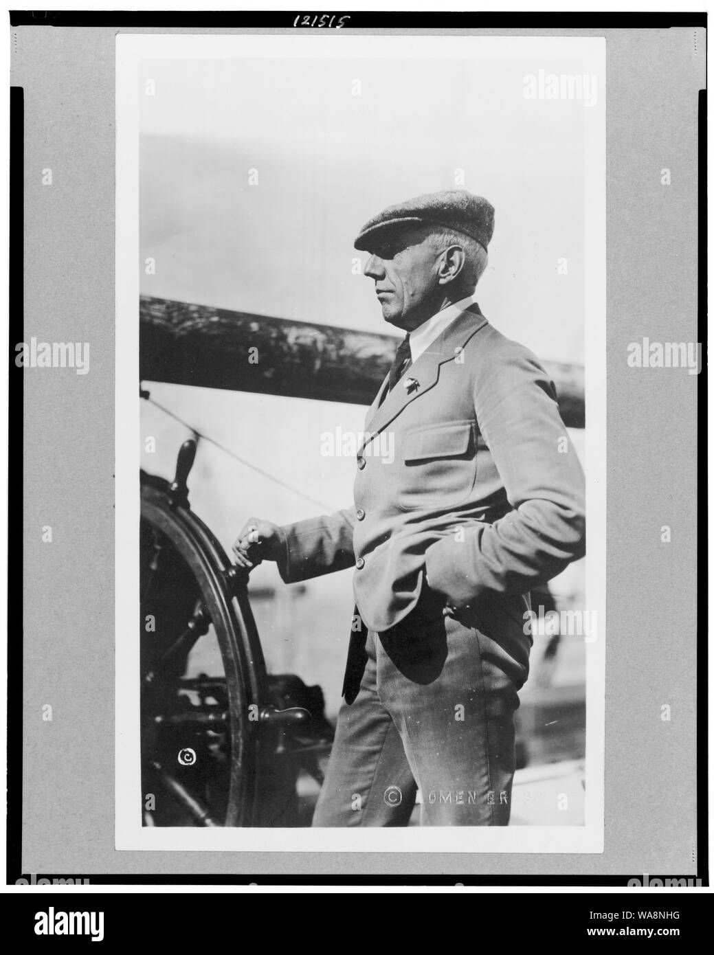 Il cap. Roald Amundsen al volante di uscire di casa per il Polo Nord Foto Stock