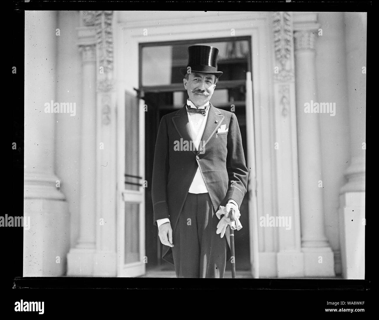 Cartier de Marchienne, Belgio Ambasciatore a noi che bid pres. Addio prima di partire per il Belgio per l'estate. Giugno 1922 Foto Stock