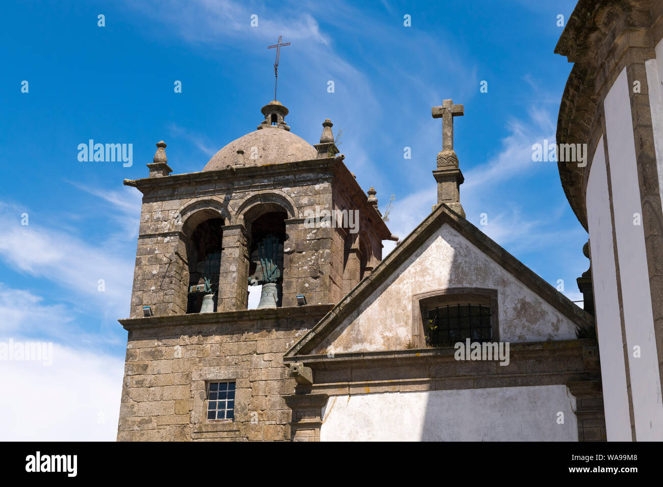 Il Portogallo Vila Nova de Gaia Mosteiro da Serra do Pilar monastero chiesa circolare 1672 ingresso caserma militare strategica posizione torre campanaria Foto Stock
