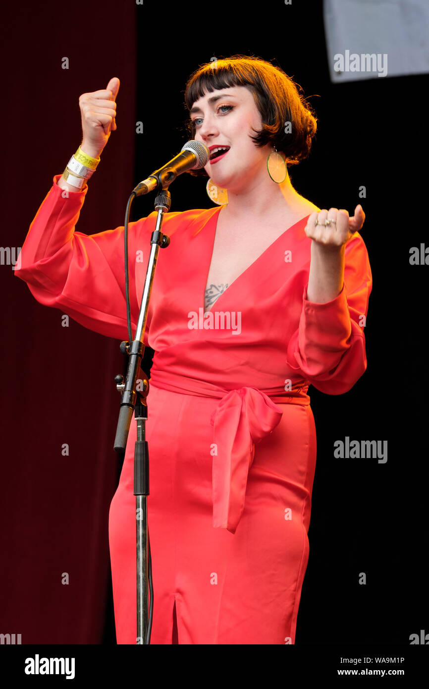 Hailey Tuck effettuando in corrispondenza di Weyfest music festival, Tilford, Surrey, Regno Unito. Agosto 18, 2019 Foto Stock